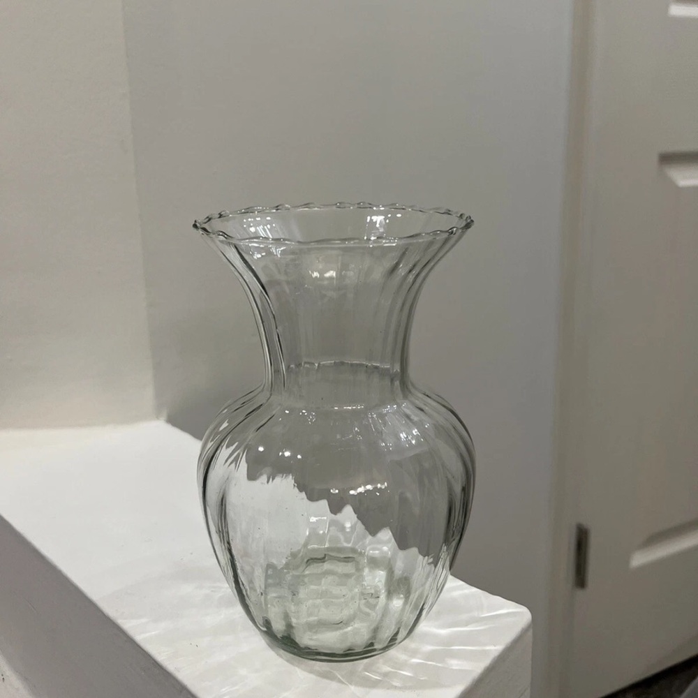 Handblown Vase Bubble Bottom Ribbed Scalloped Rim  6.5 In Tall